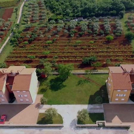 Apartments Stella Ровиньско село Экстерьер фото