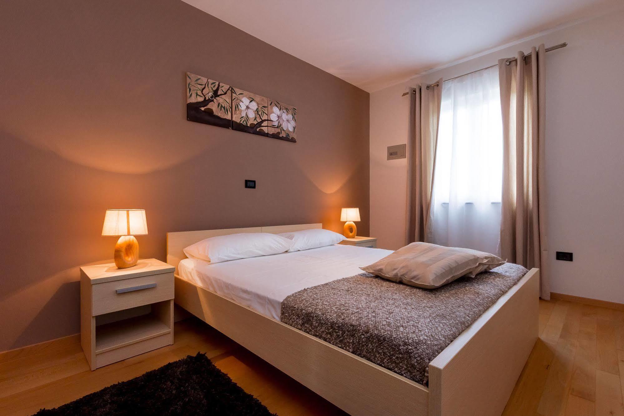 Apartments Stella Ровиньско село Экстерьер фото