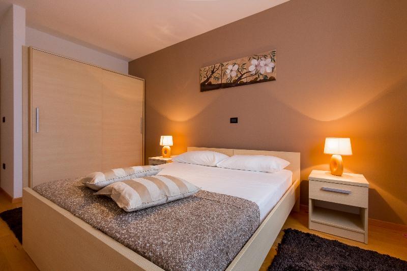 Apartments Stella Ровиньско село Экстерьер фото